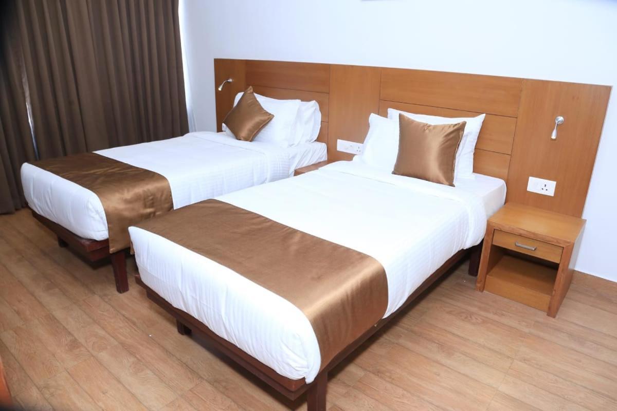 Hotel Panchavady Tiruvalla Exterior photo