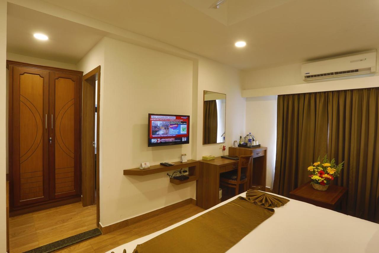 Hotel Panchavady Tiruvalla Exterior photo