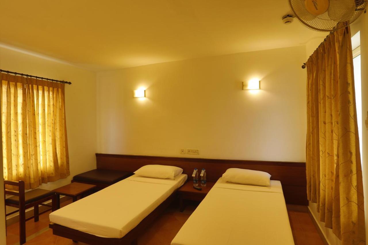 Hotel Panchavady Tiruvalla Exterior photo